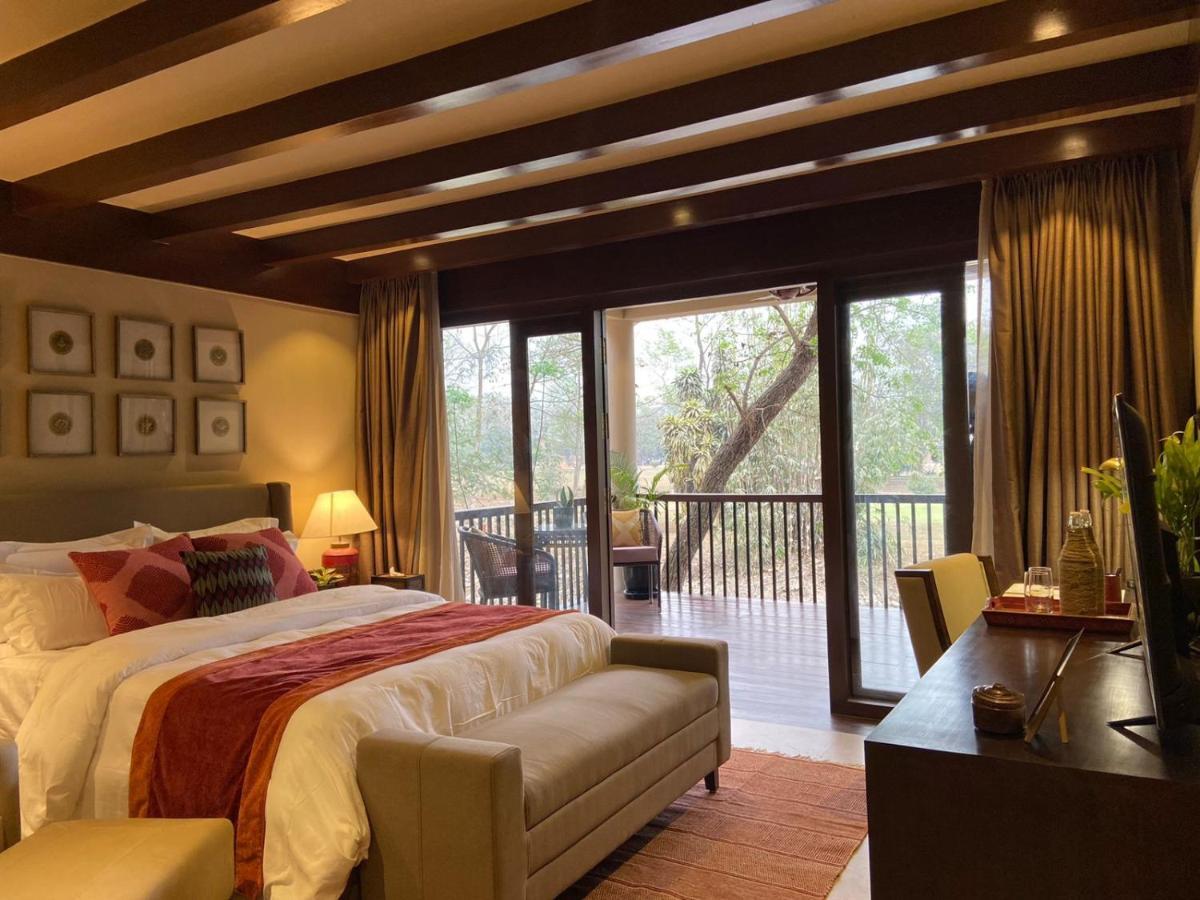 Miraaya Wellness And Golf Resort Читван Екстериор снимка