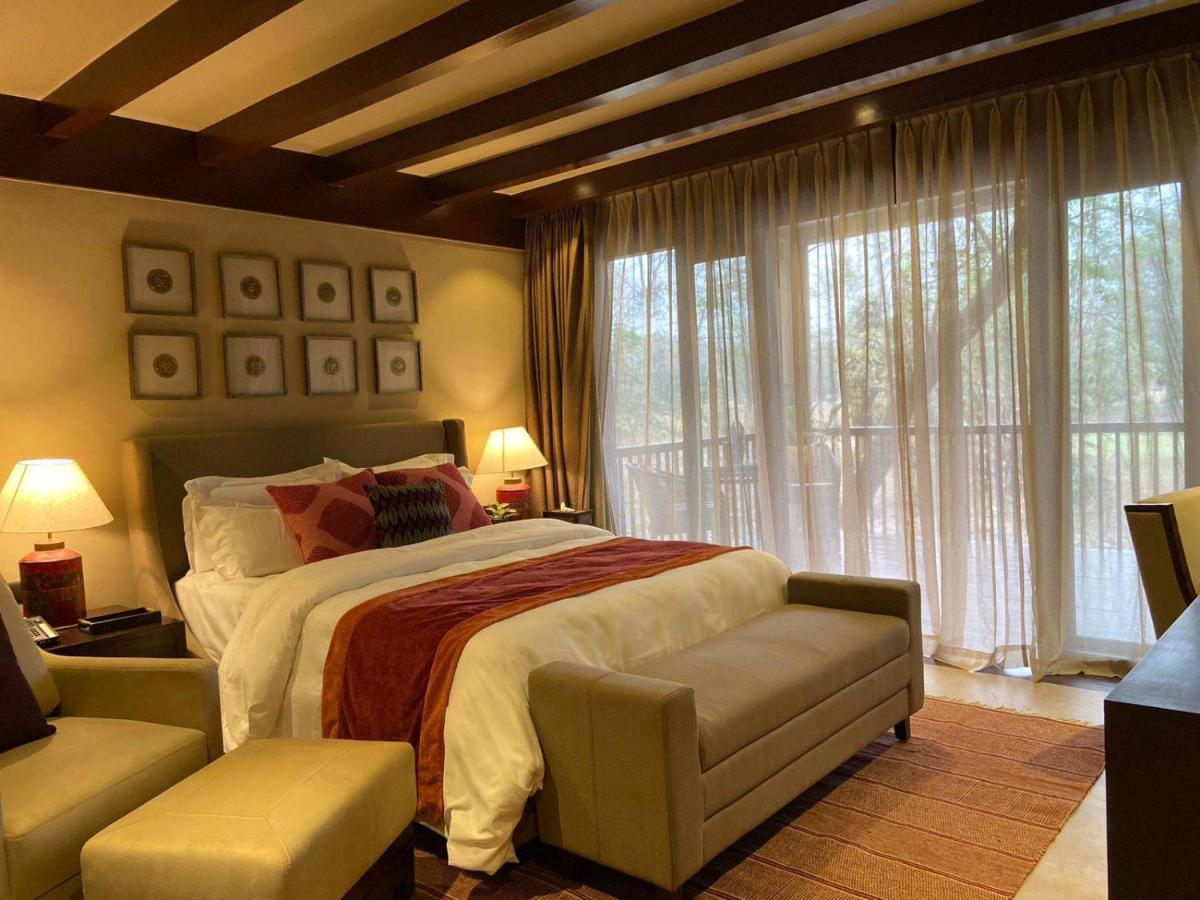 Miraaya Wellness And Golf Resort Читван Екстериор снимка