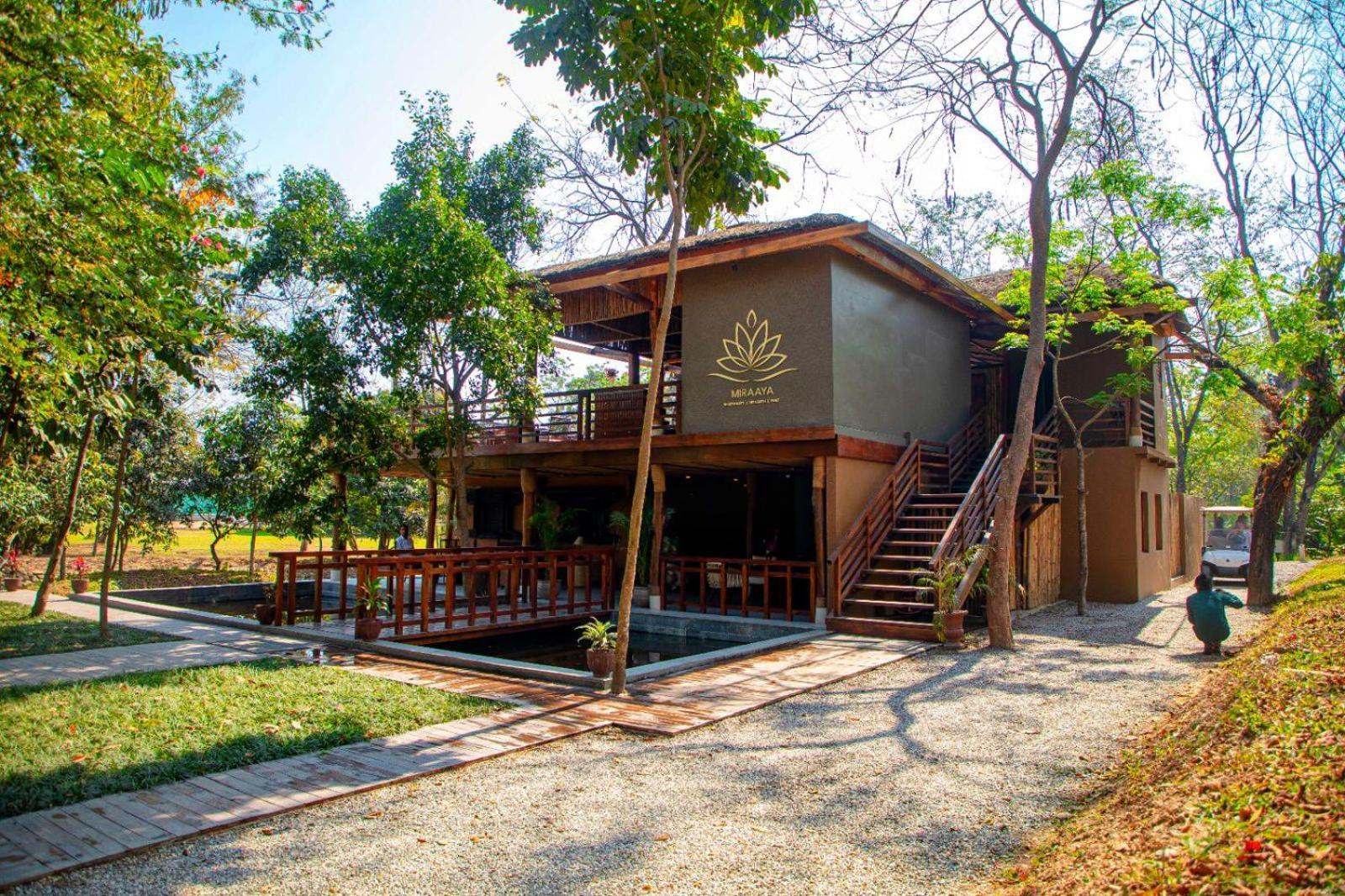 Miraaya Wellness And Golf Resort Читван Екстериор снимка