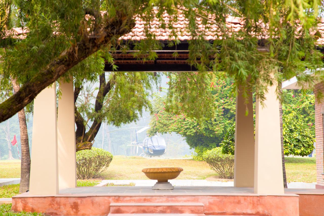 Miraaya Wellness And Golf Resort Читван Екстериор снимка