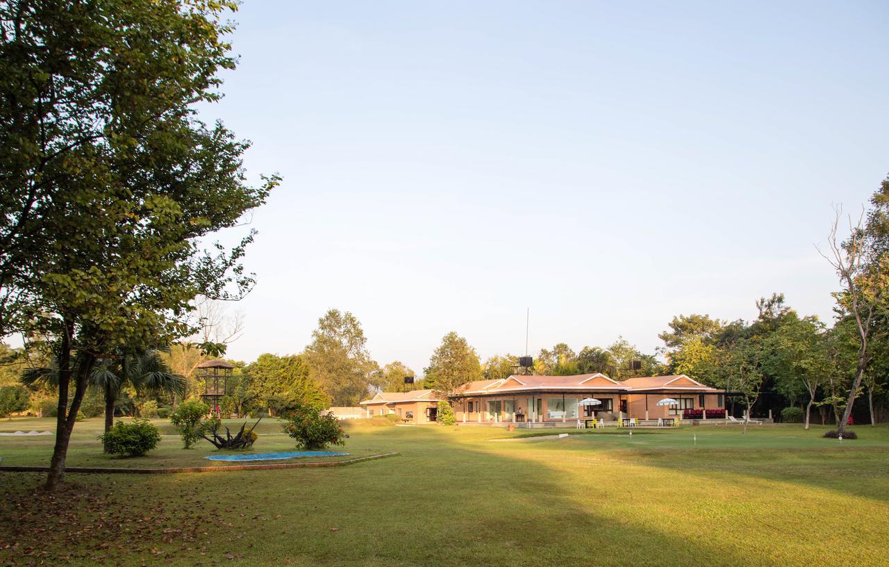 Miraaya Wellness And Golf Resort Читван Екстериор снимка