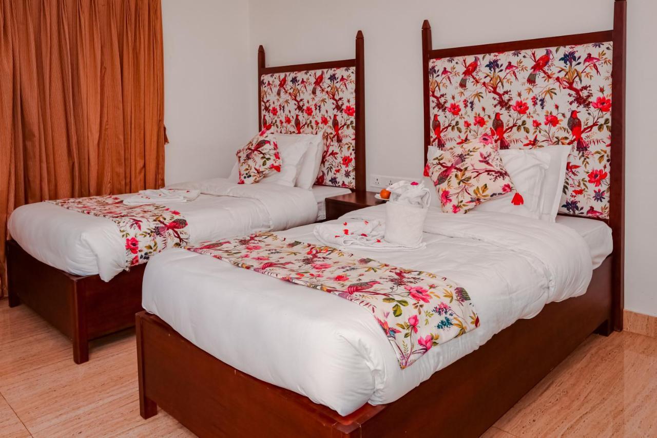 Miraaya Wellness And Golf Resort Читван Екстериор снимка